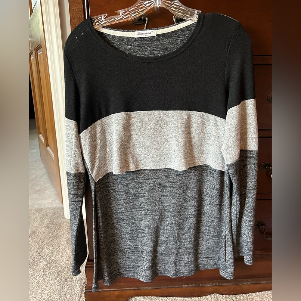 Bearsland nursing top- medium